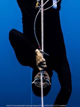 We offer quality freediving courses in Panglao, Philippines - Photo by Janmi Wong